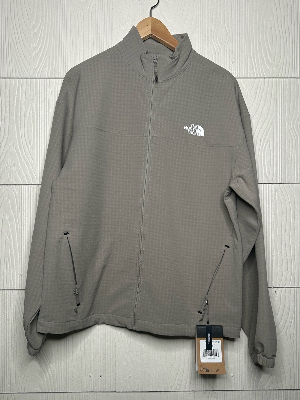 The North Face Men's Lightweight Full-Zip Shirt Jacket in Taupe Gray